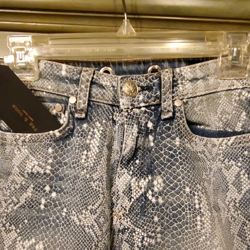 JEANS - Picture 3 of 8